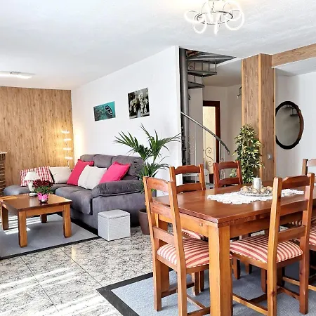 Spacious House In With Terrace Holiday home *