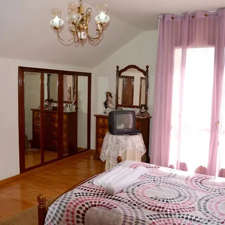 Spacious House In With Terrace *