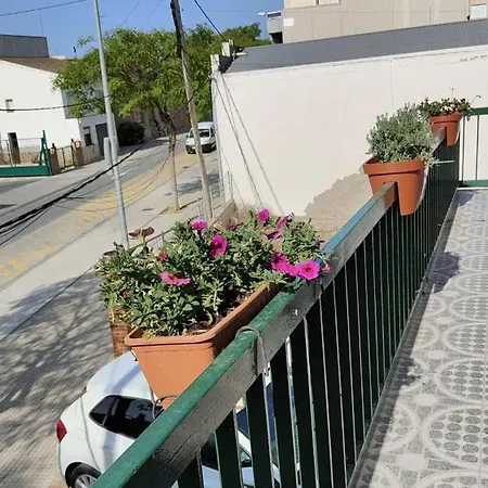 Casa de vacances Spacious House In With Terrace Deltebre